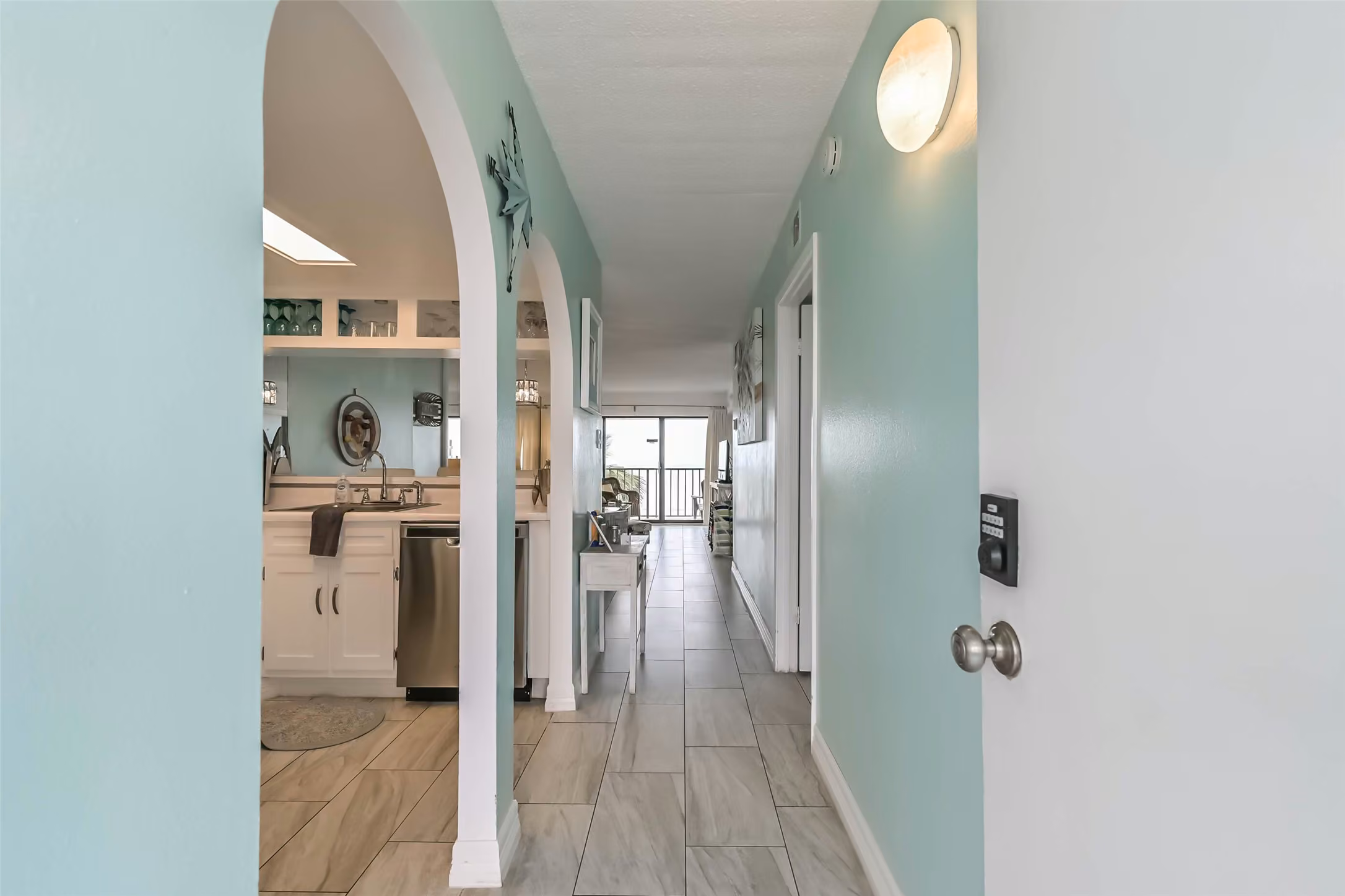 Photo 4 of 7310 Seawall Boulevard 404, Galveston, TX