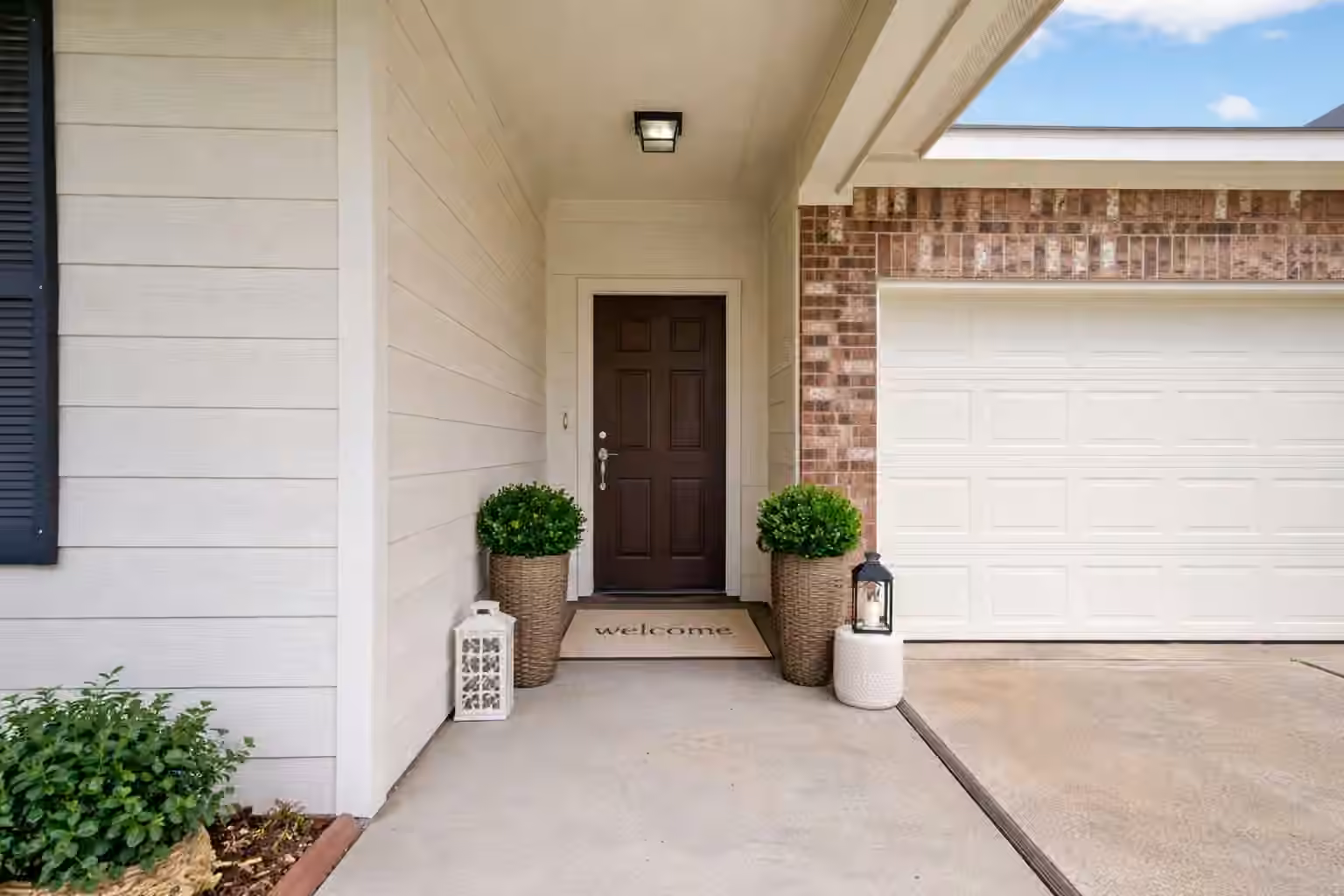 Photo 3 of 311 Volute Drive, Rosharon, TX