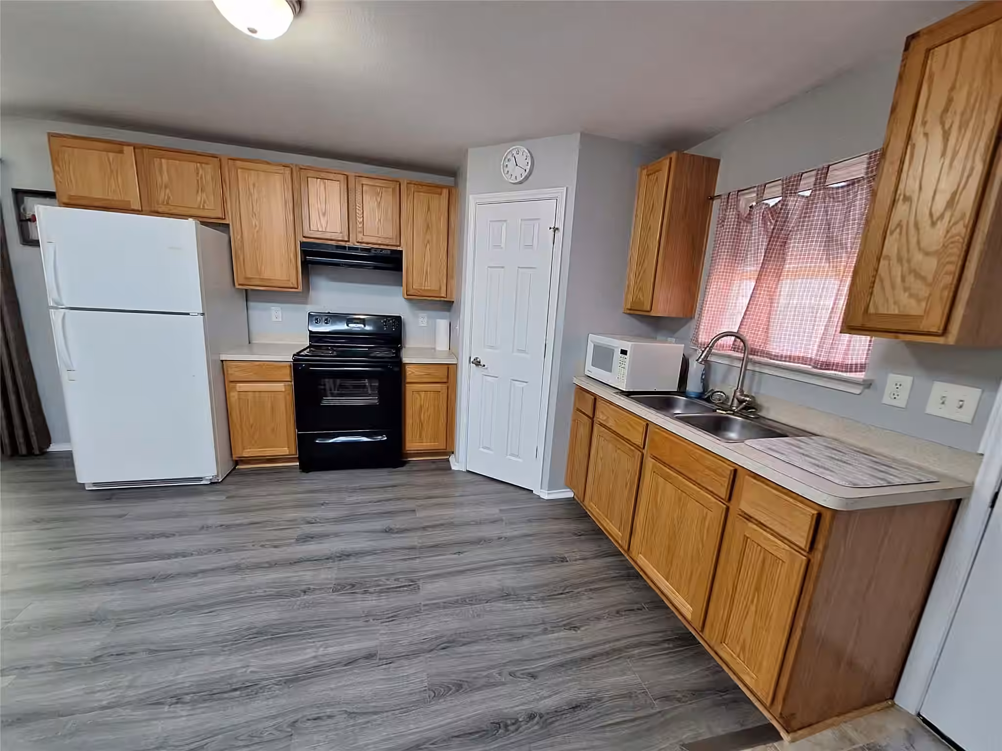 Photo 5 of 304 Bayside Drive, Anahuac, TX