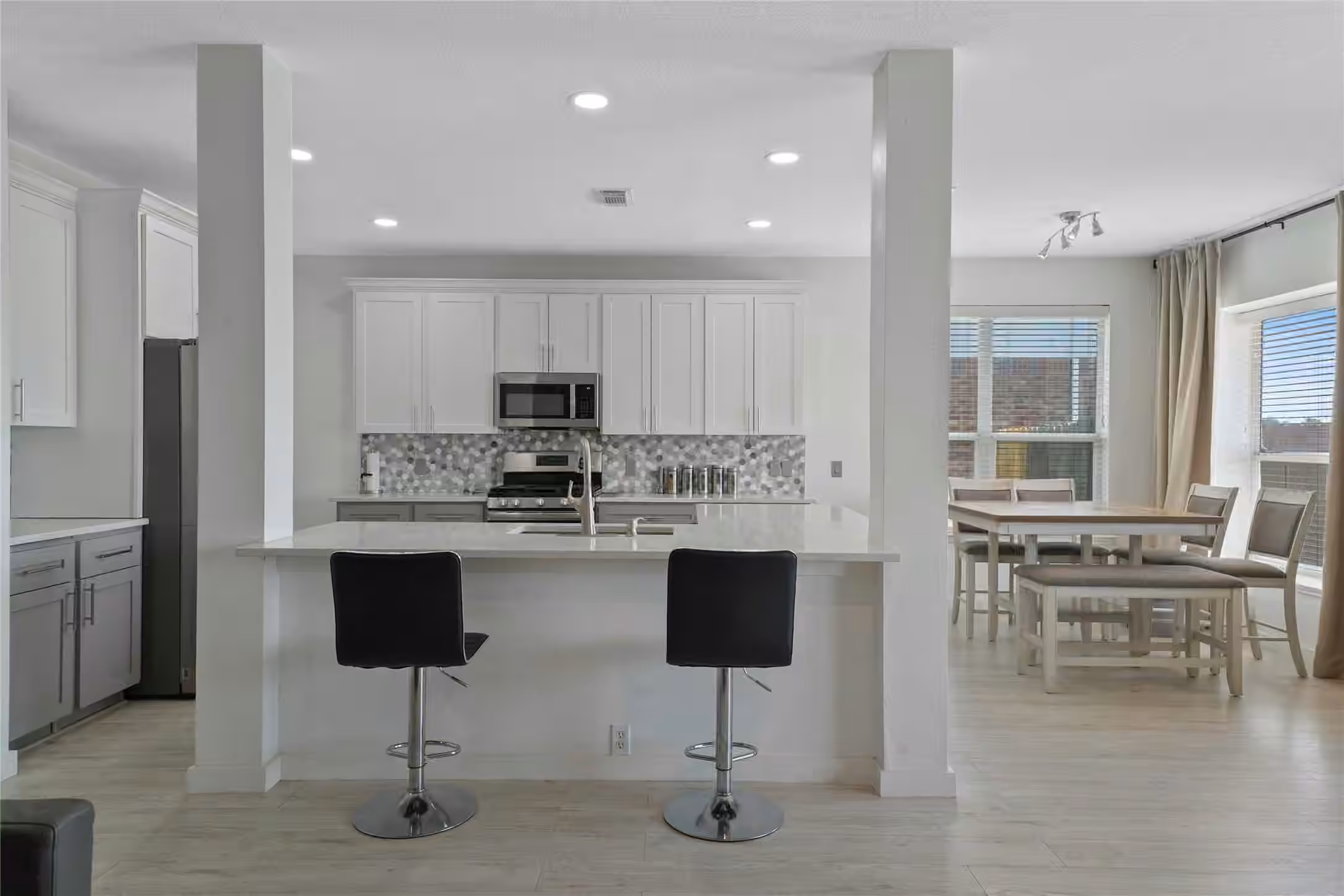 Photo 4 of 10522 Badger Canyon Drive, Houston, TX