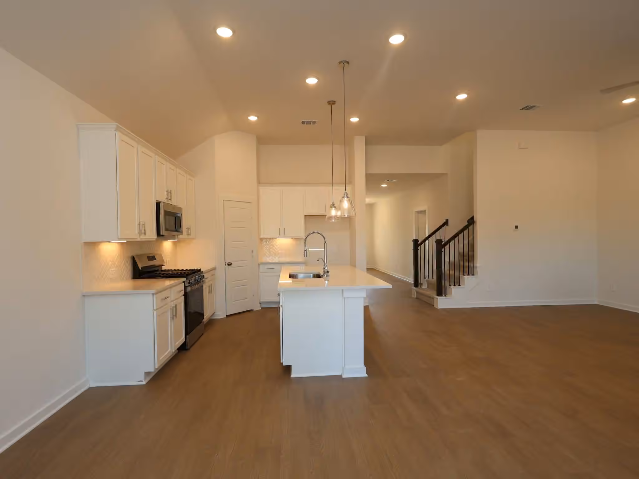 Photo 3 of 180 Wasatch Peaks Way, Willis, TX