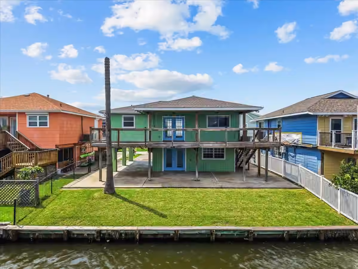 Photo 2 of 984 Bonita Street, Bayou Vista, TX