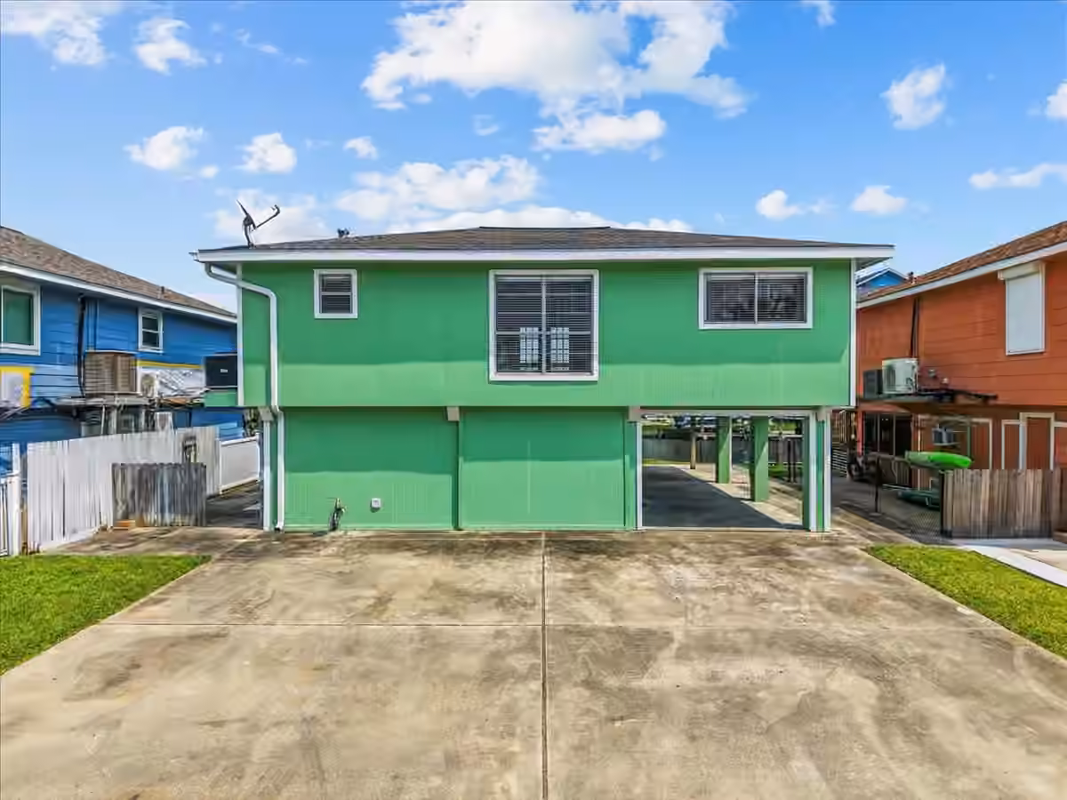 Photo 3 of 984 Bonita Street, Bayou Vista, TX