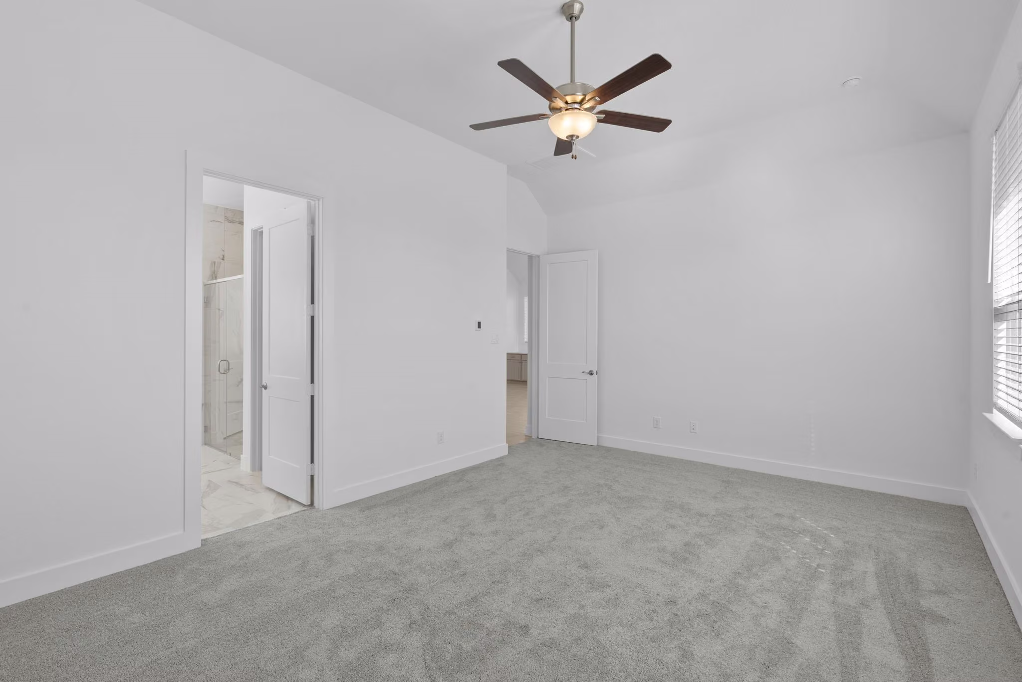Photo 6 of 15035 Mission Avenue, Mont Belvieu, TX