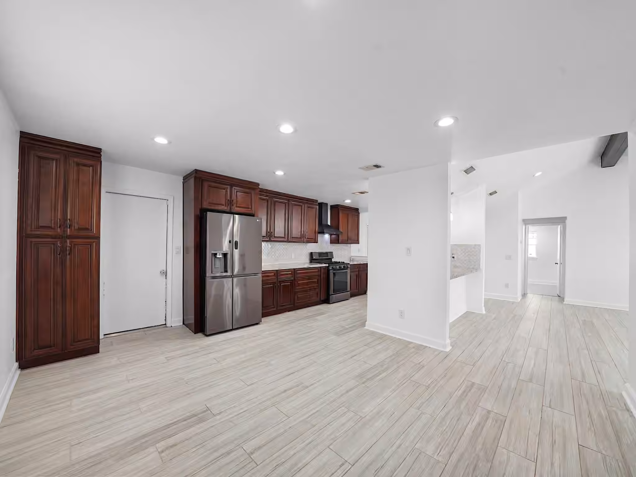 Photo 4 of 6719 Prairie Village Drive, Katy, TX
