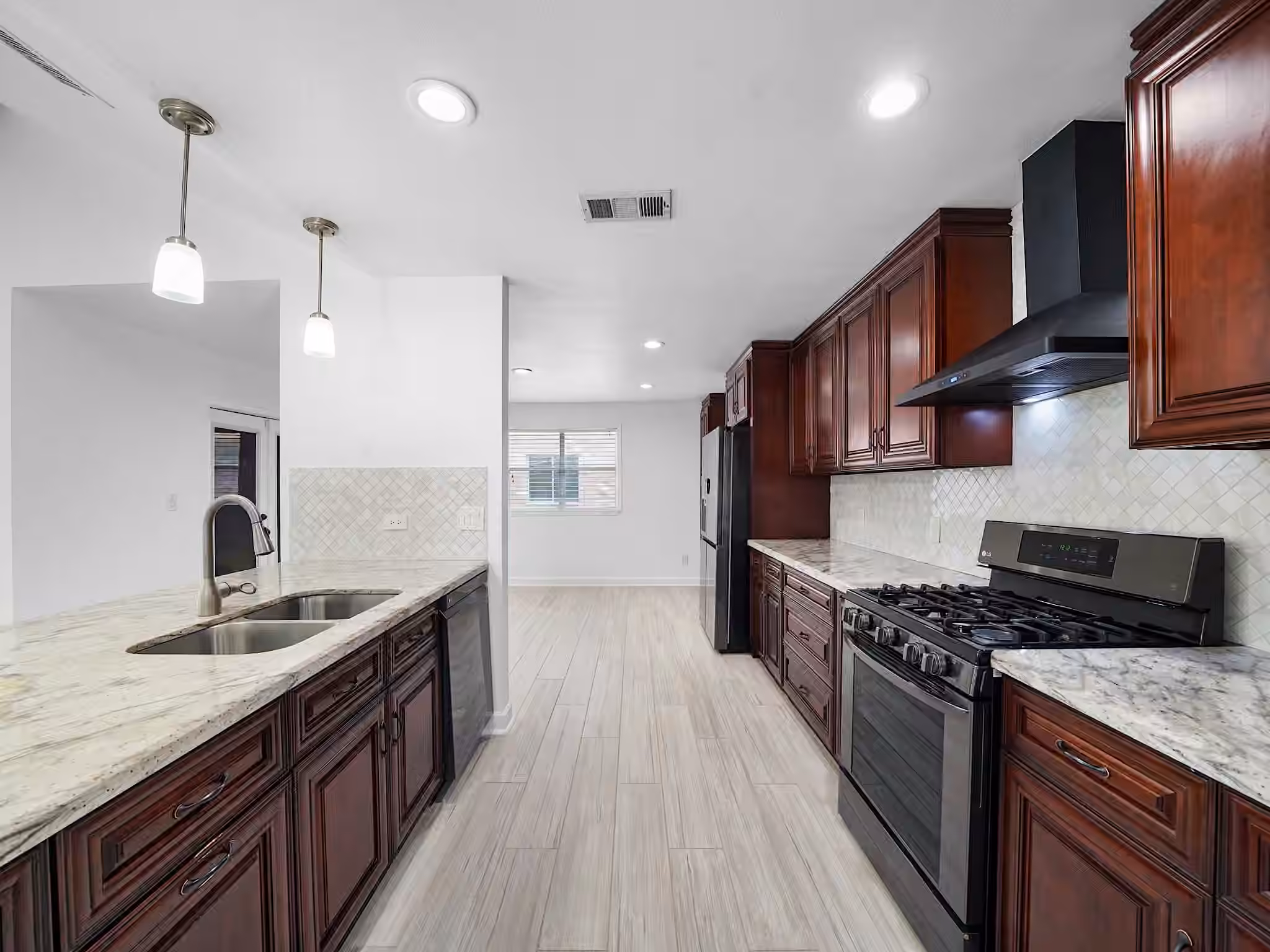 Photo 6 of 6719 Prairie Village Drive, Katy, TX