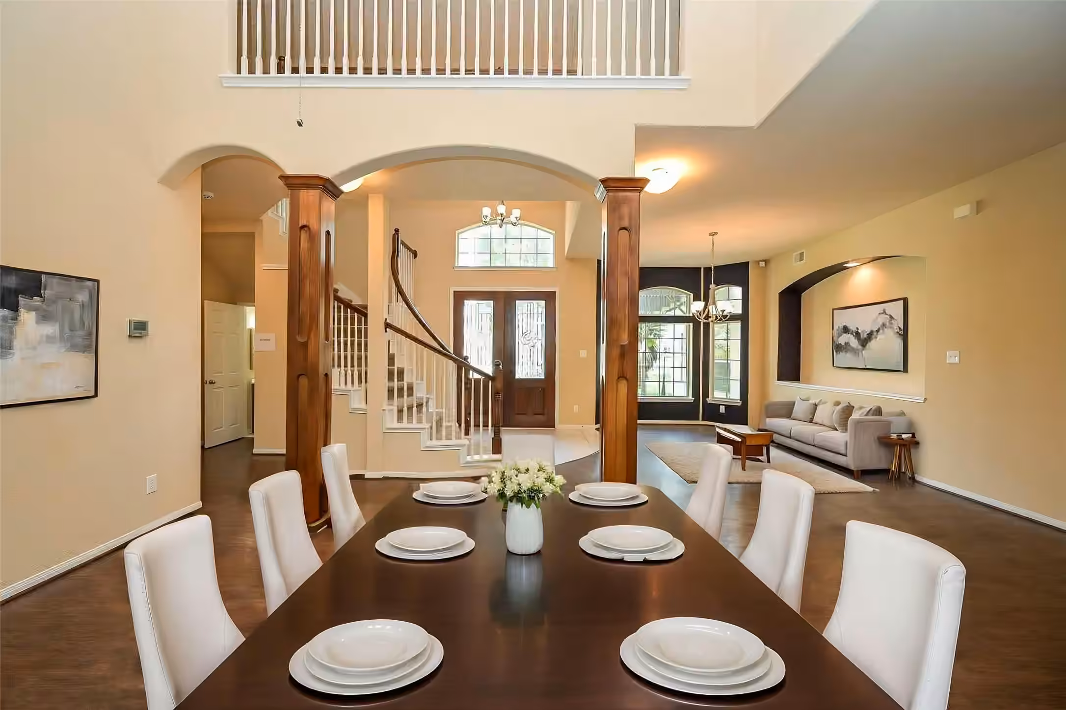 Photo 5 of 11203 Cypress Way Drive, Houston, TX