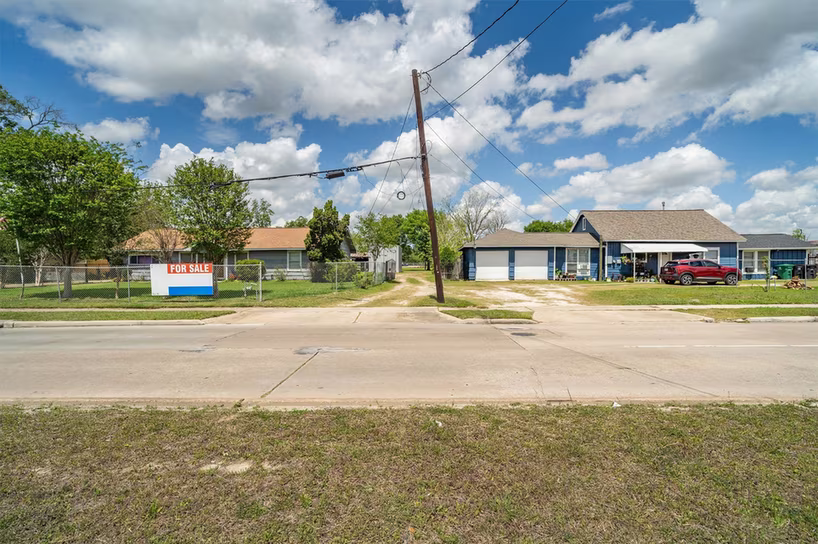 Photo of 7833 Almeda Genoa Road, Houston, TX