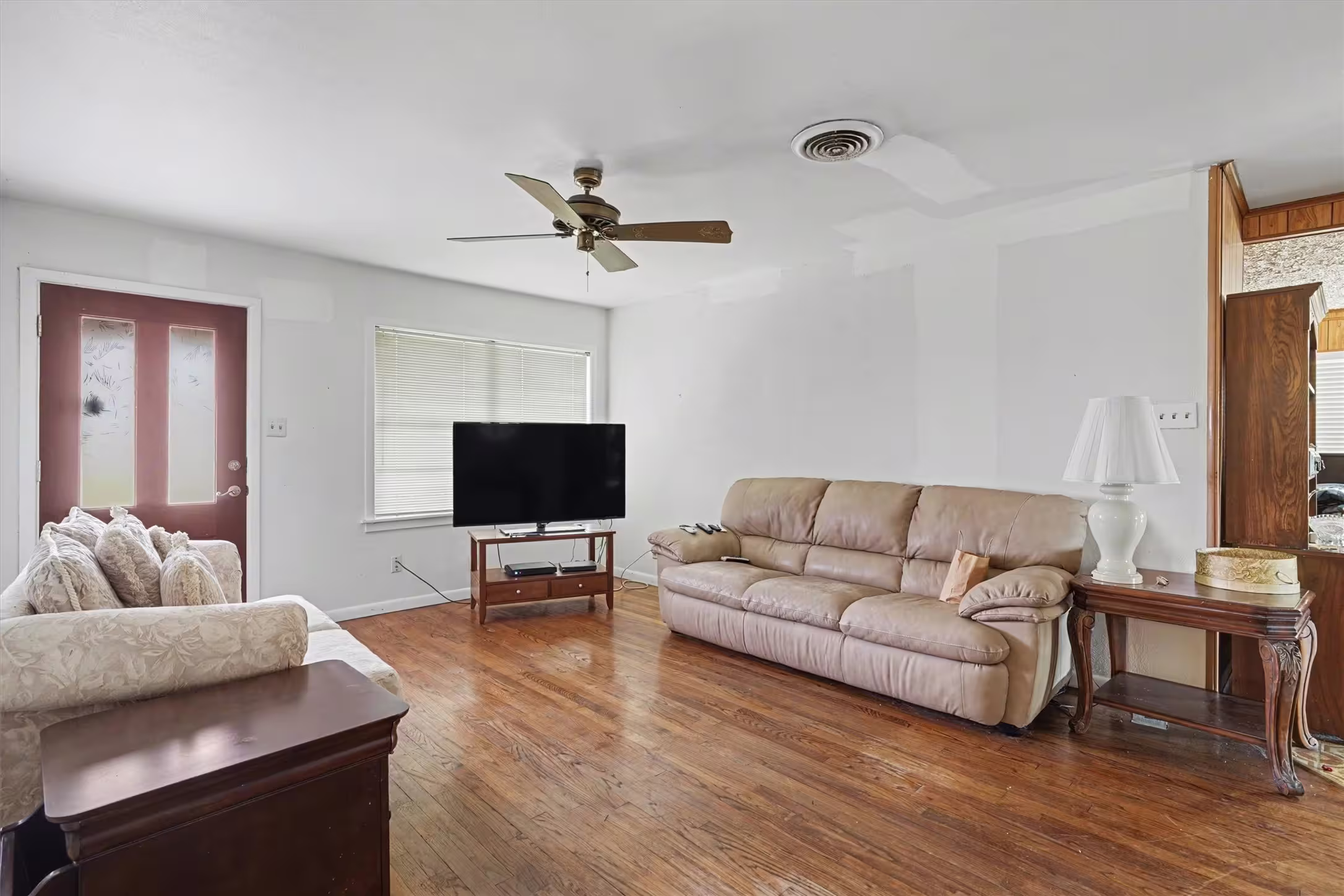 Photo 5 of 7833 Almeda Genoa Road, Houston, TX