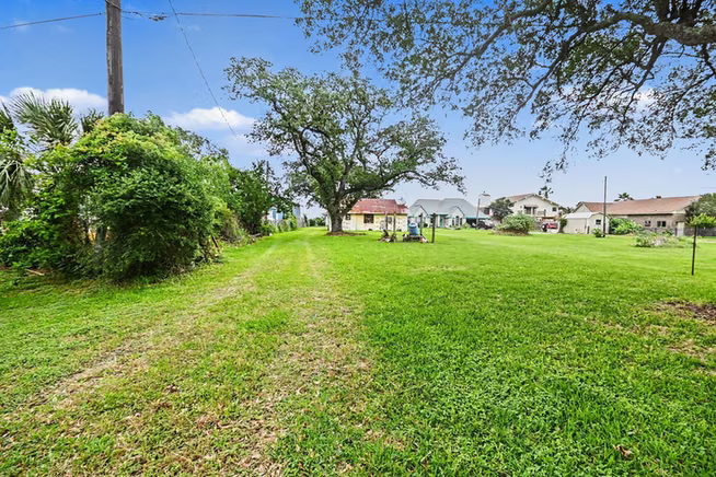 Photo 3 of 10518 Ocean Drive, Beach City, TX