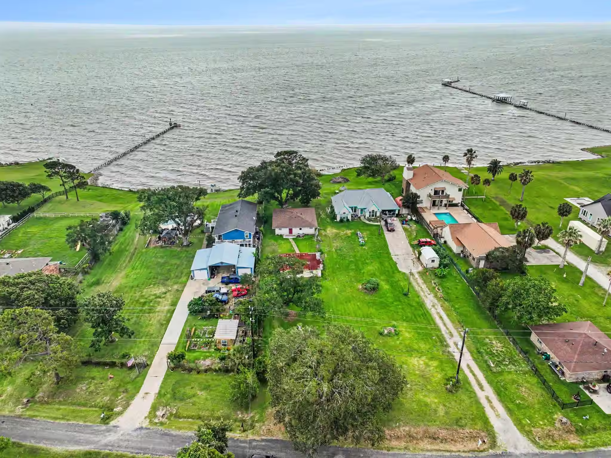 Photo 4 of 10518 Ocean Drive, Beach City, TX
