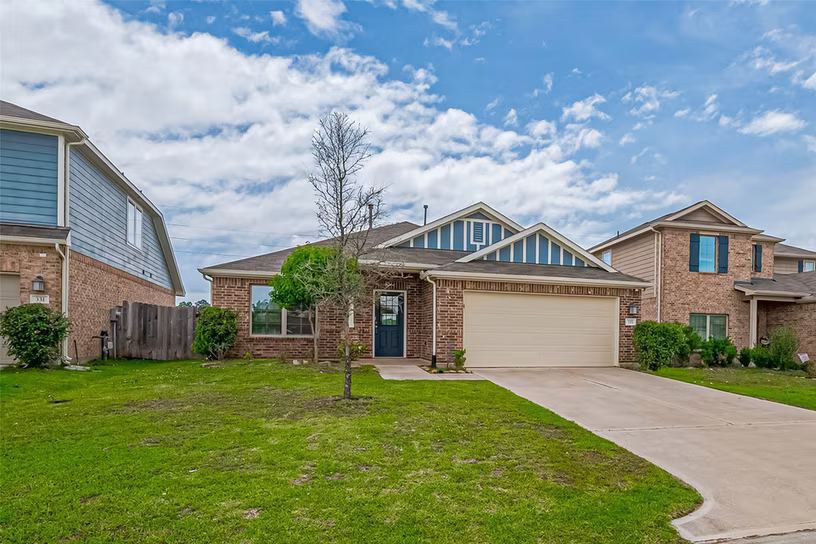 Photo 3 of 335 Jewett Meadow Drive, Magnolia, TX
