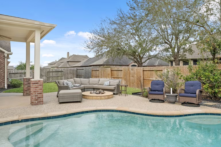 Photo 3 of 6923 Long Bay Lane, Missouri City, TX
