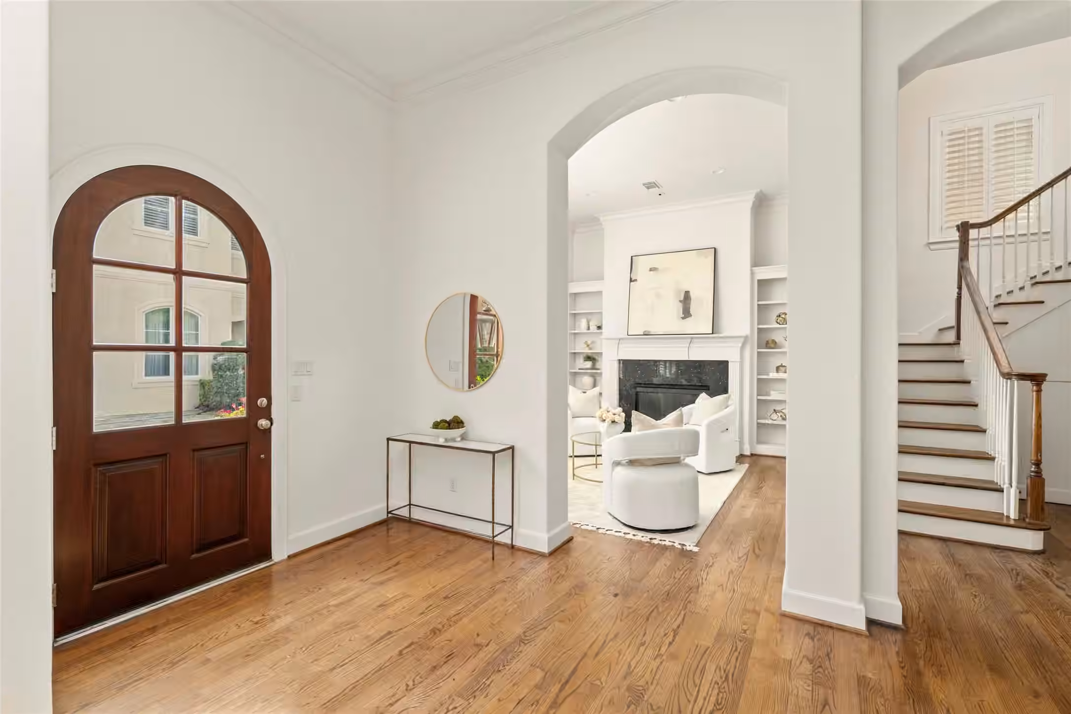 Photo 2 of 107 Wynden Trace Lane, Houston, TX