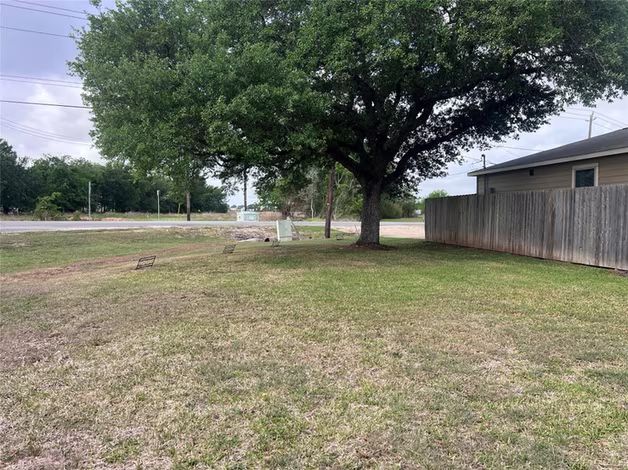 Photo 7 of 2847 Golf Crest Drive, Wharton, TX