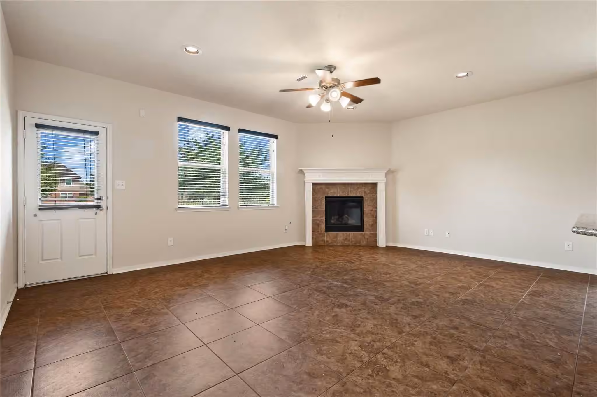 Photo 2 of 3515 Curley Maple Drive, Pearland, TX