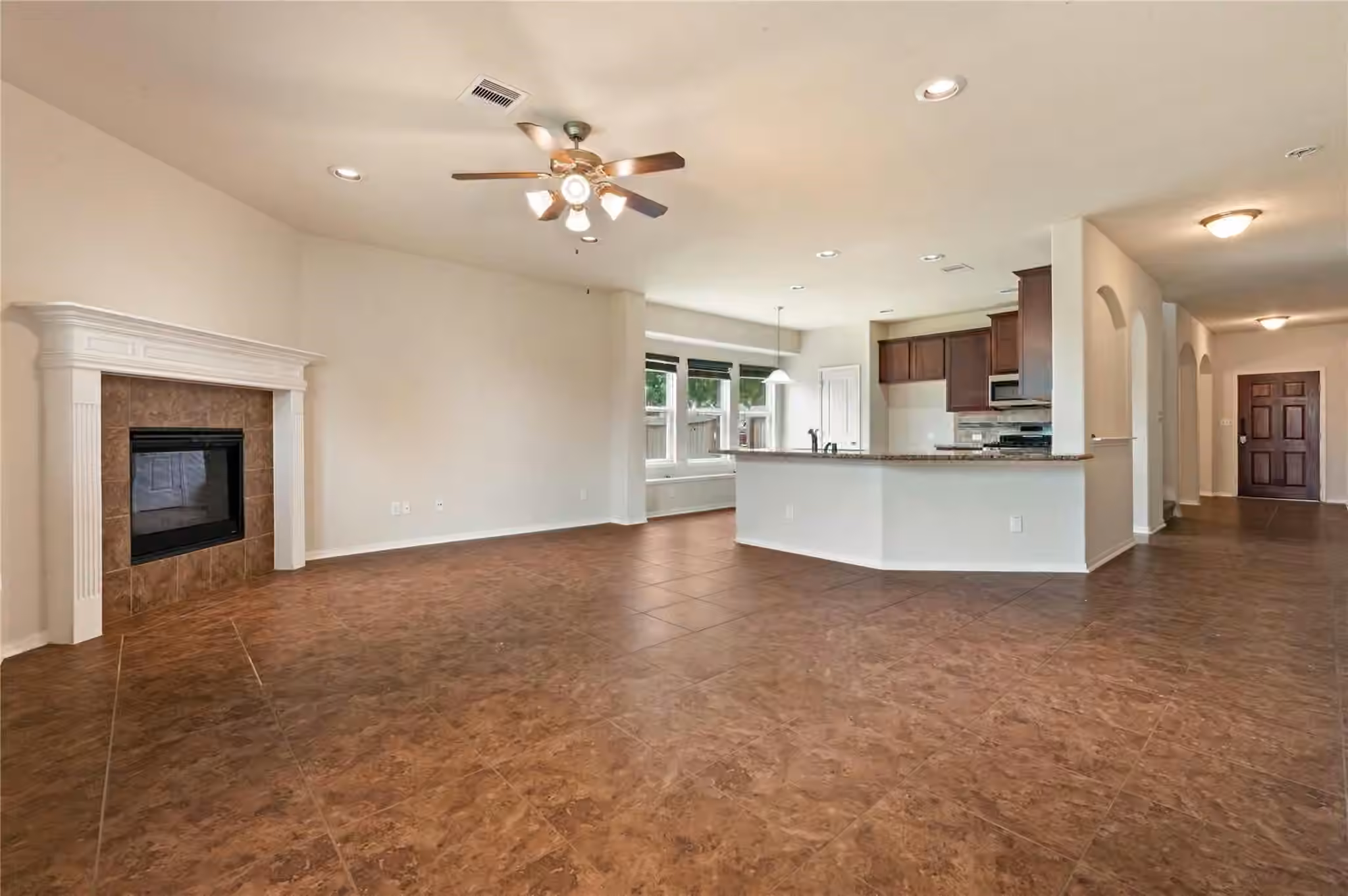 Photo 3 of 3515 Curley Maple Drive, Pearland, TX