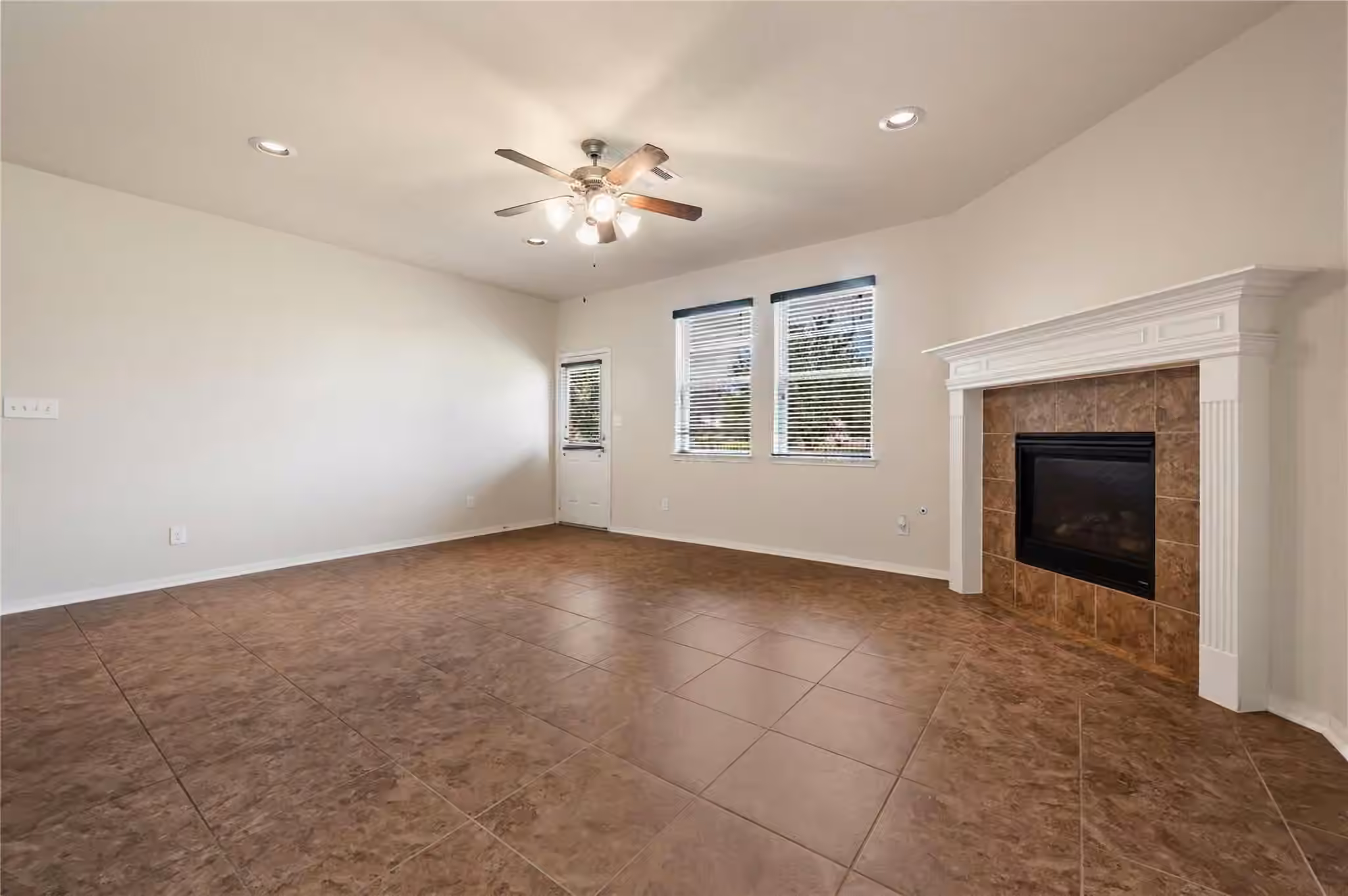 Photo 5 of 3515 Curley Maple Drive, Pearland, TX