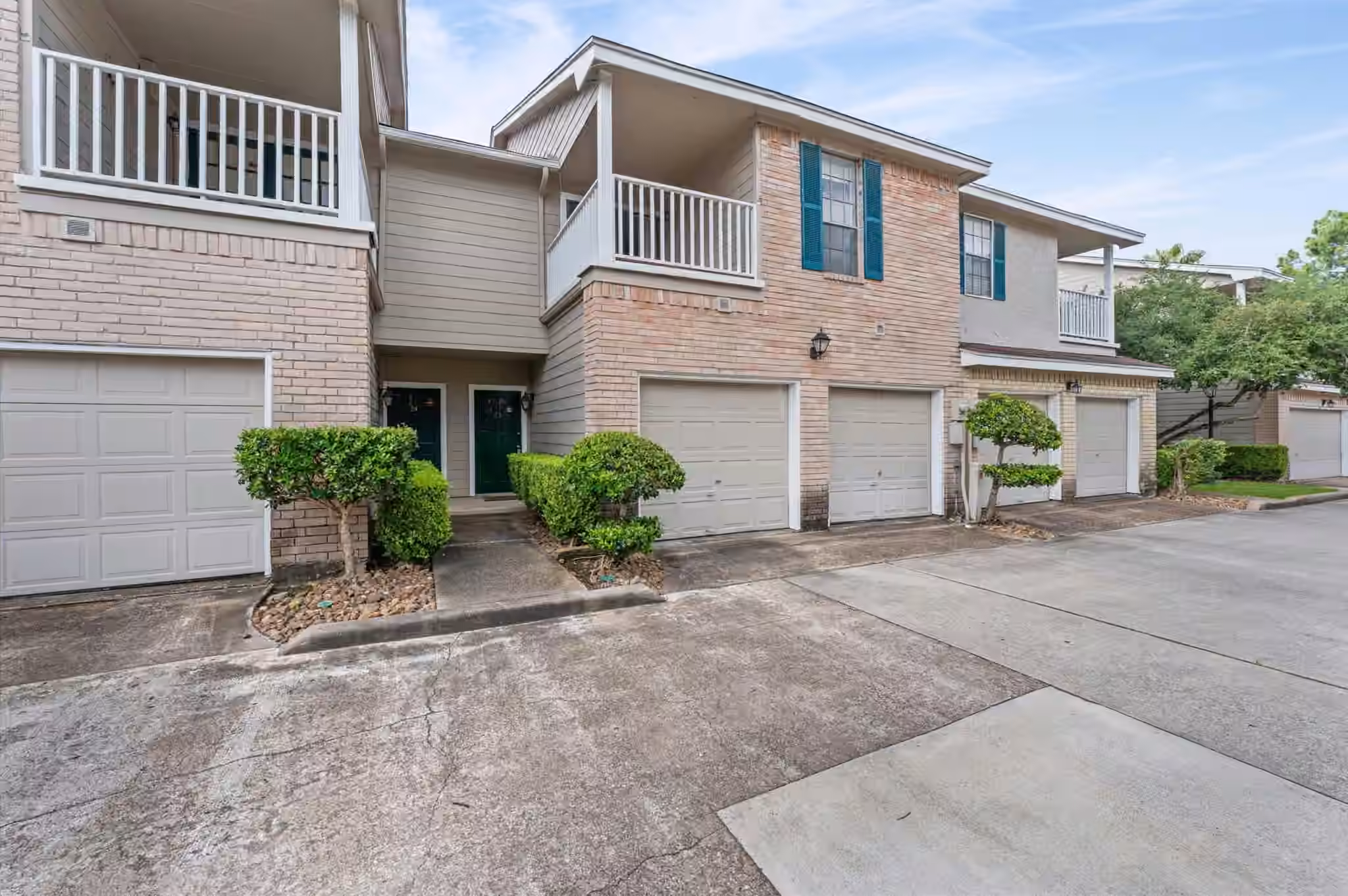 Photo 3 of 2220 Bering Drive 23, Houston, TX