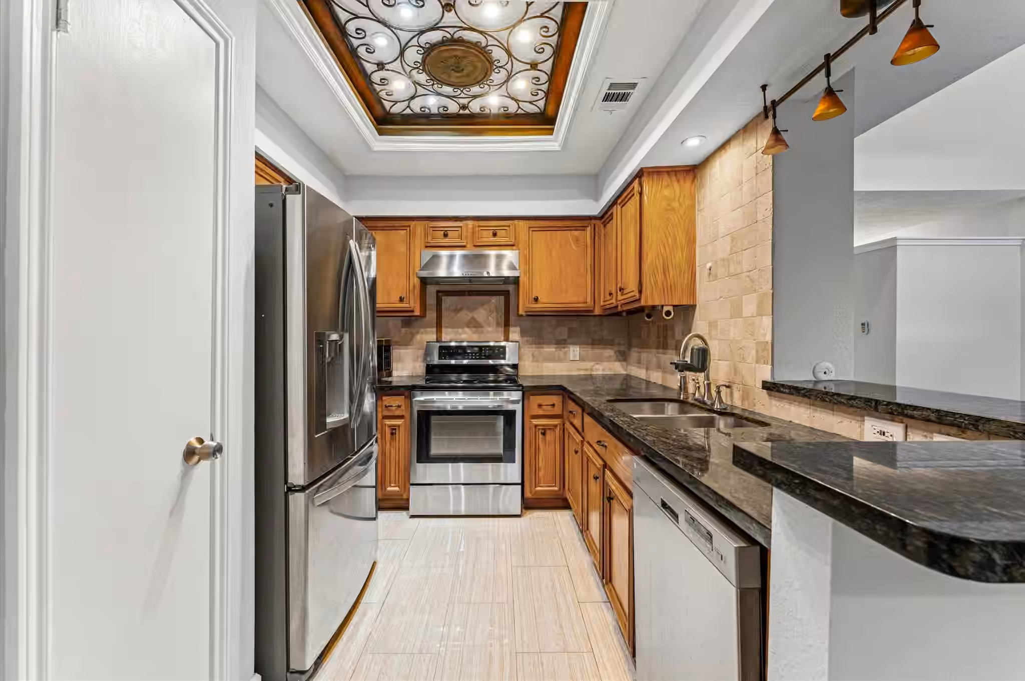 Photo 7 of 2220 Bering Drive 23, Houston, TX
