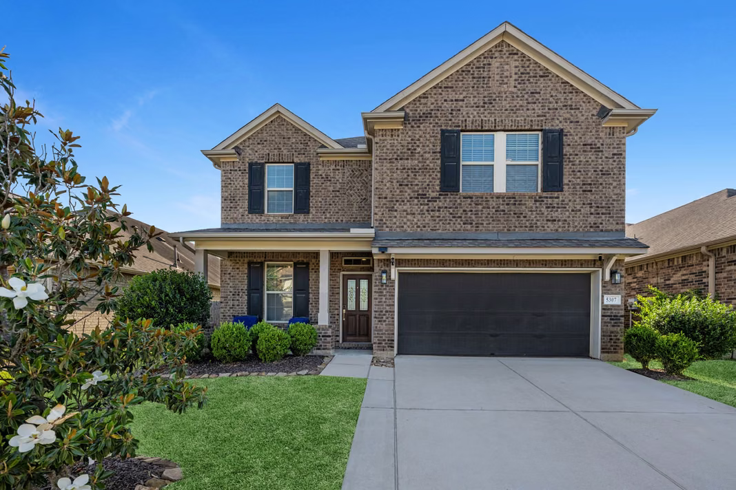 Photo 2 of 5307 Royal Press Drive, Katy, TX