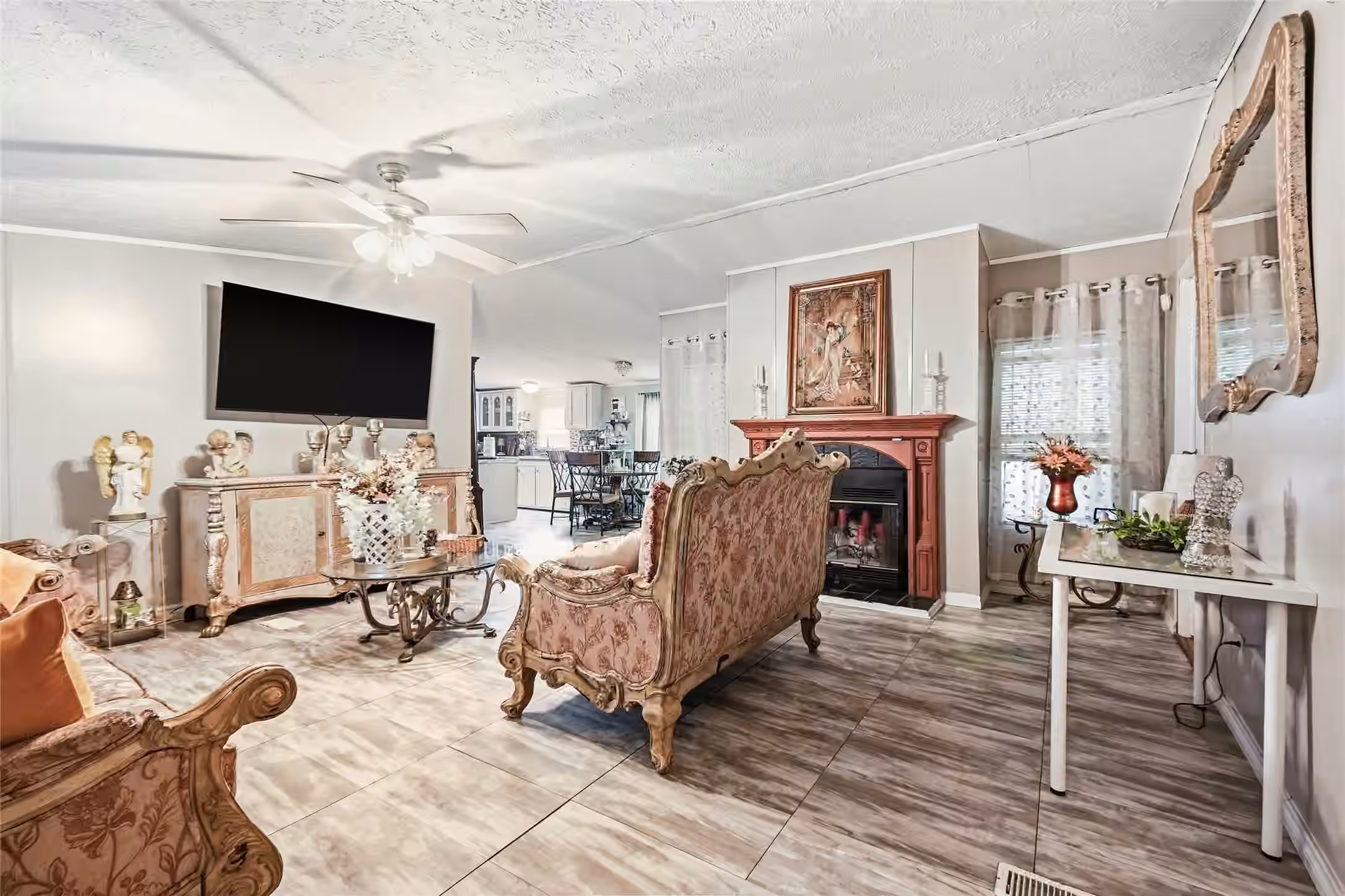 Photo 6 of 906 Sundown Meadows Street, Crosby, TX
