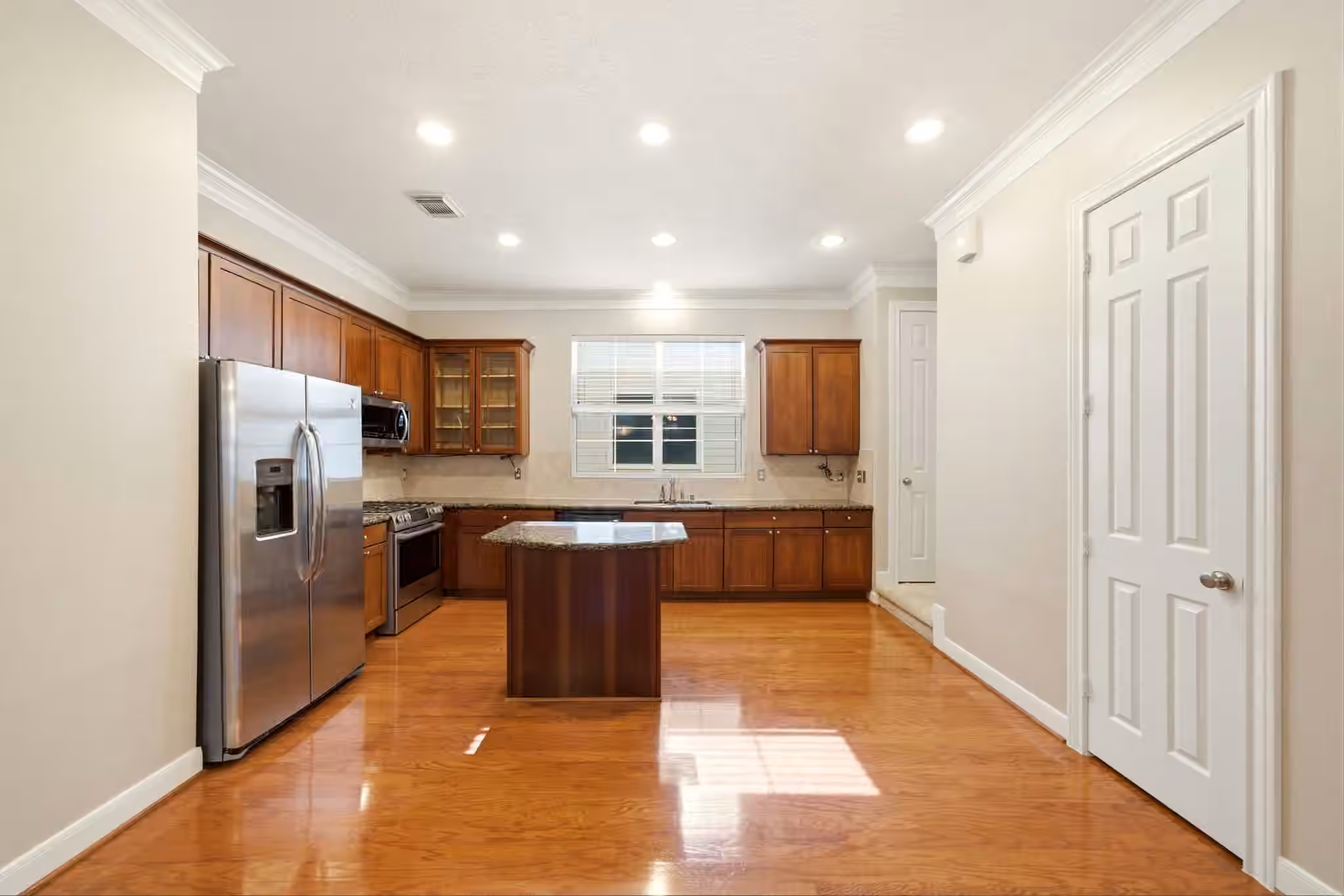 Photo 7 of 1240 Prince Street, Houston, TX