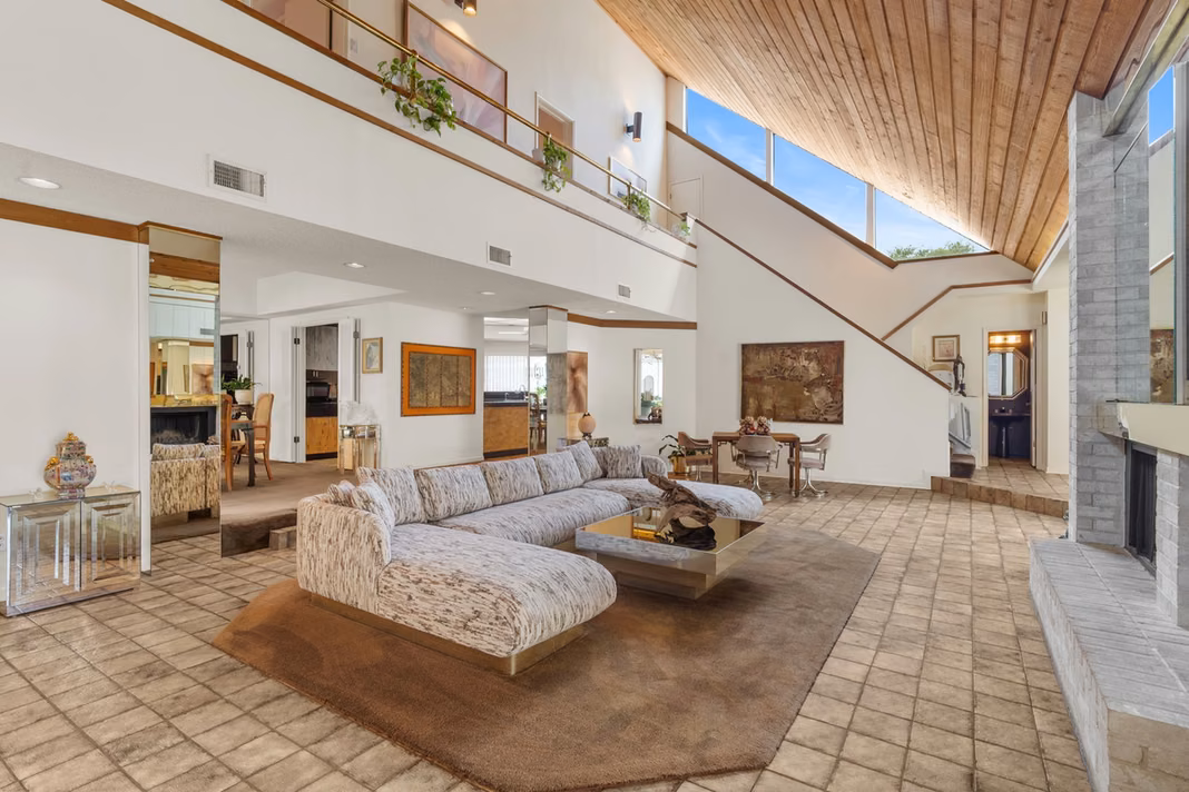 Photo 2 of 2707 Highland Court, Sugar Land, TX