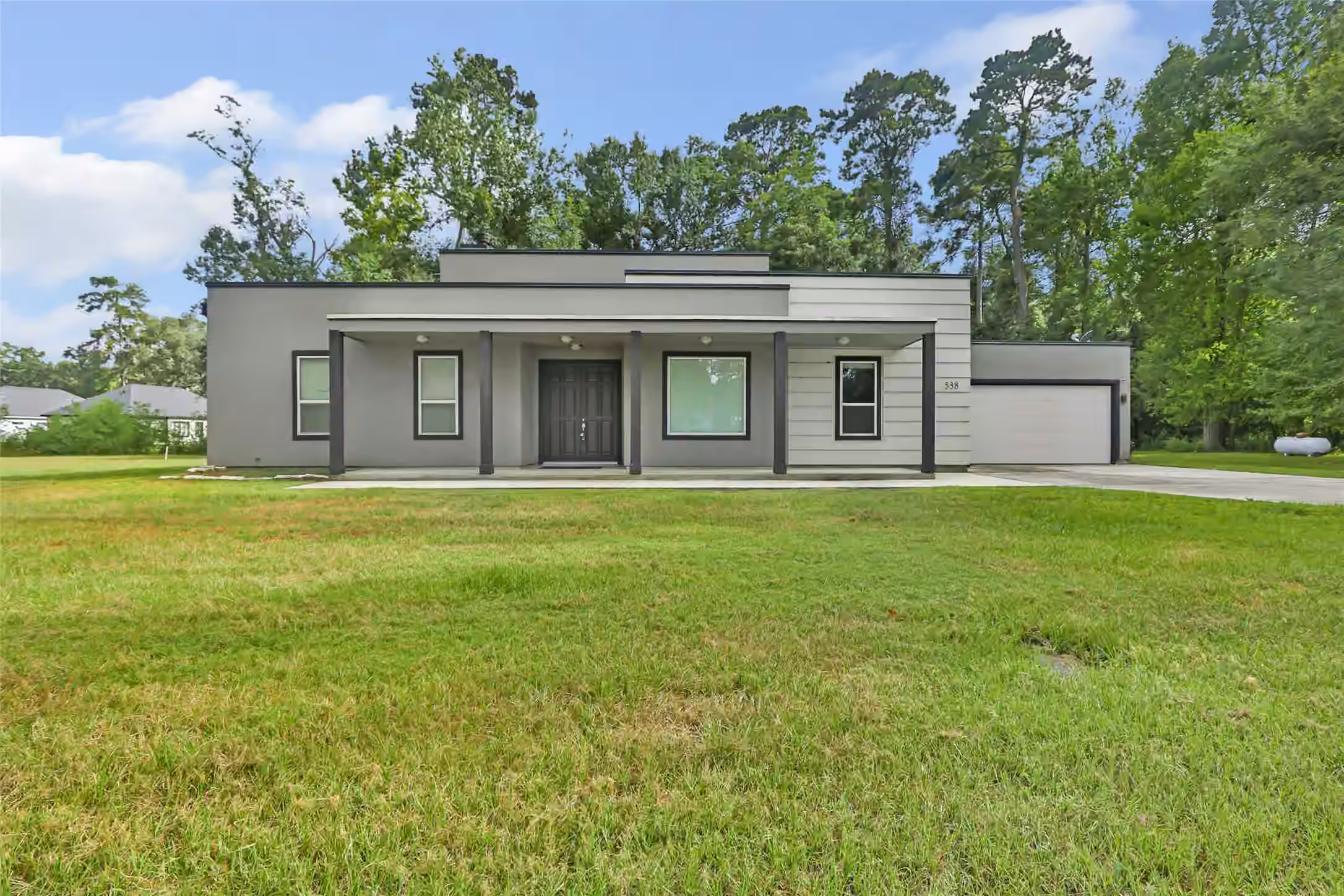 Photo of 538 Magnolia Point Drive, Huffman, TX 77336