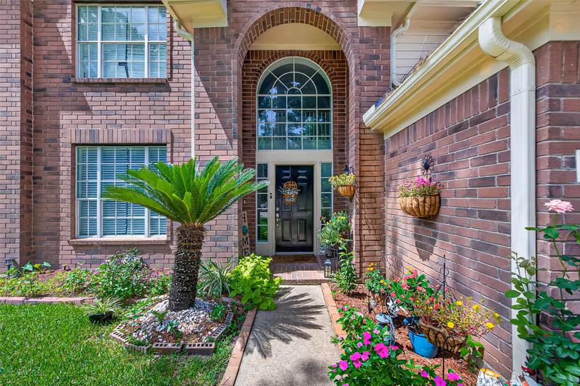 Photo 2 of 5707 Oakwell Station Court, Humble, TX
