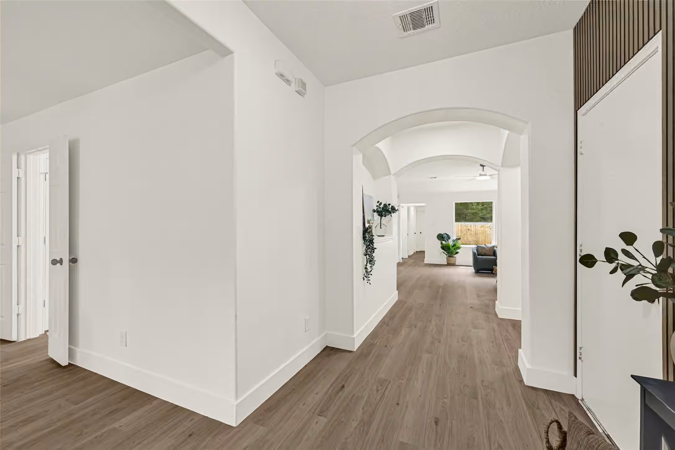 Photo 3 of 5505 Savannah Woods Lane, Rosharon, TX