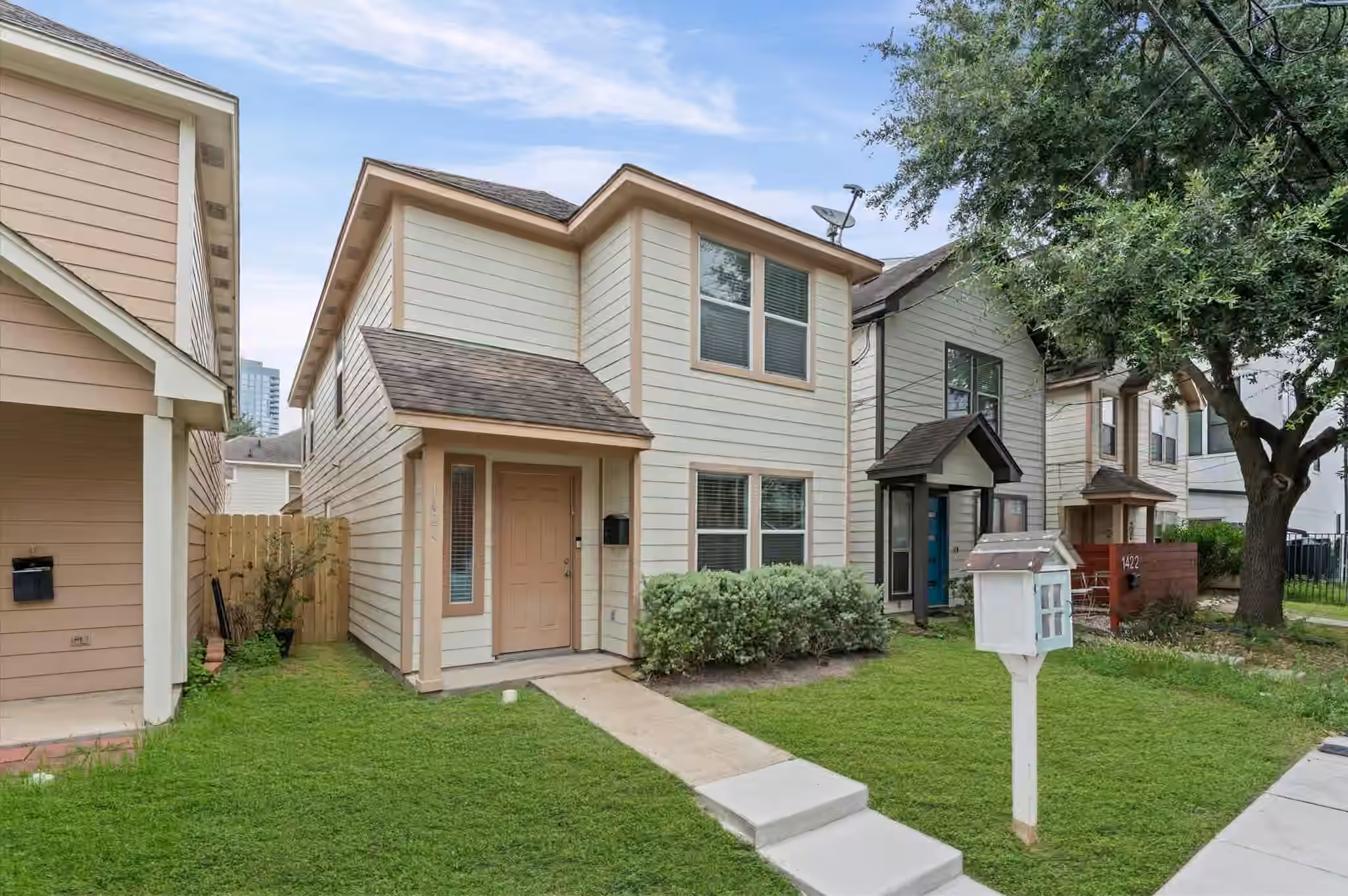 Photo of 1424 Ruthven Street, Houston, TX 77019