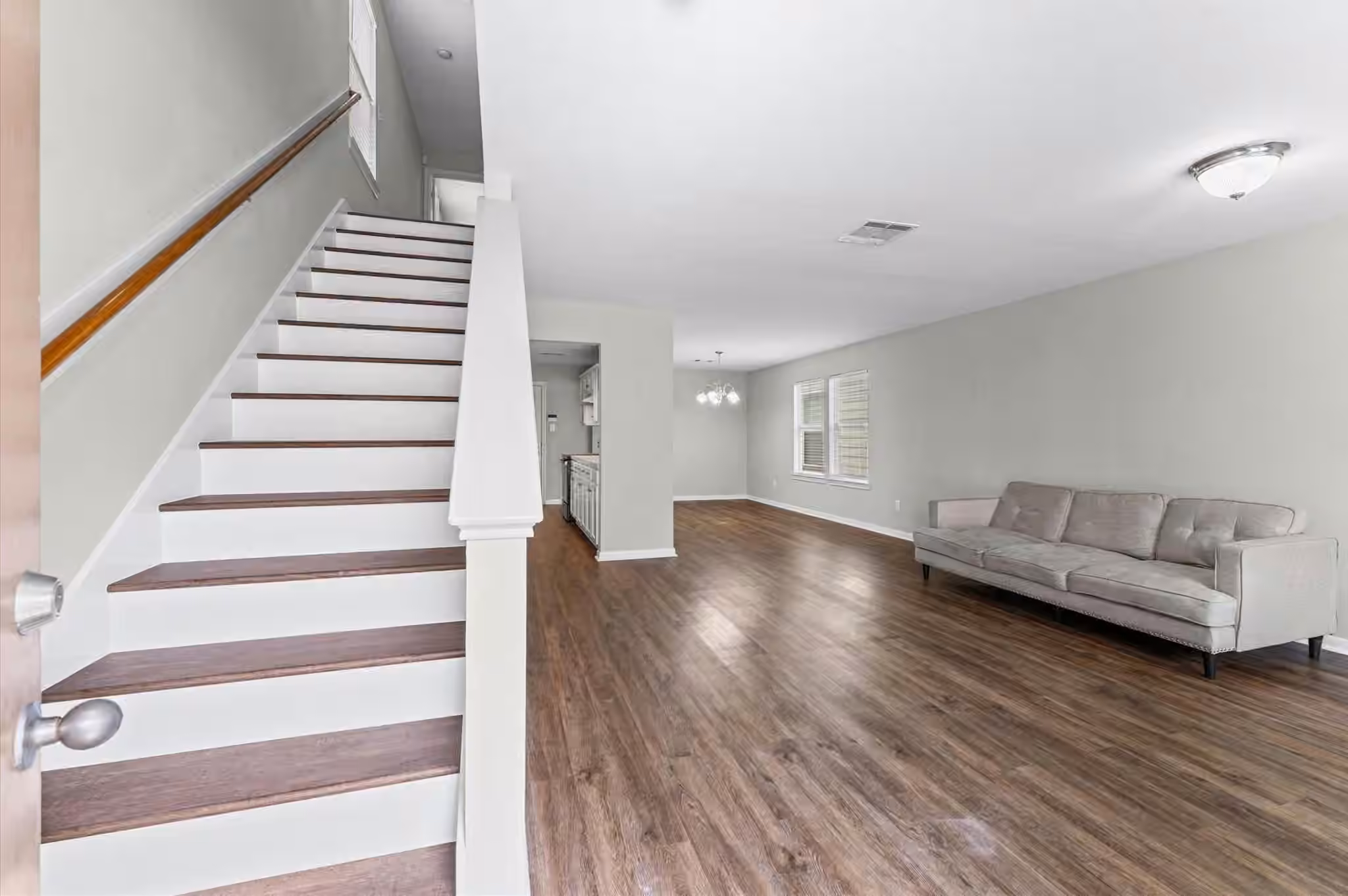 Photo 4 of 1424 Ruthven Street, Houston, TX