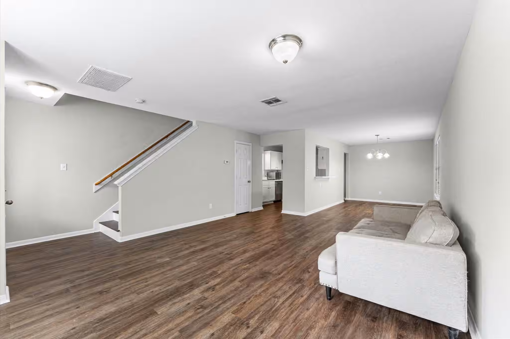 Photo 5 of 1424 Ruthven Street, Houston, TX