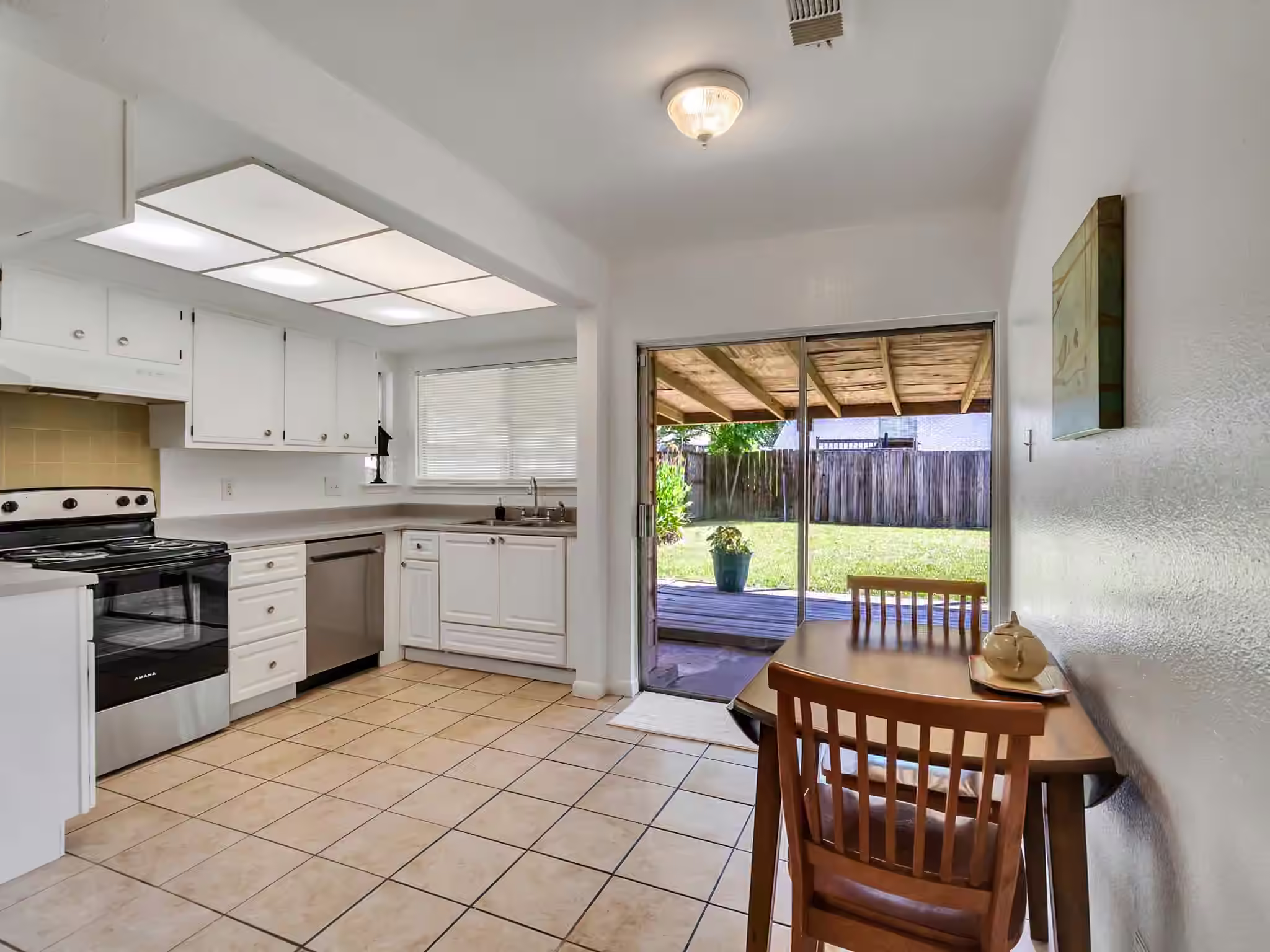 Photo 7 of 16811 Stardale Lane, Friendswood, TX