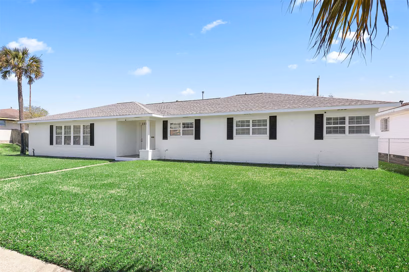 Photo 3 of 2206 Wimcrest Street, Galveston, TX