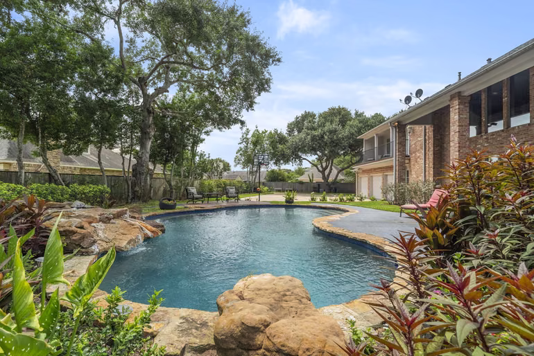 Photo 3 of 3 Regent Court, Sugar Land, TX