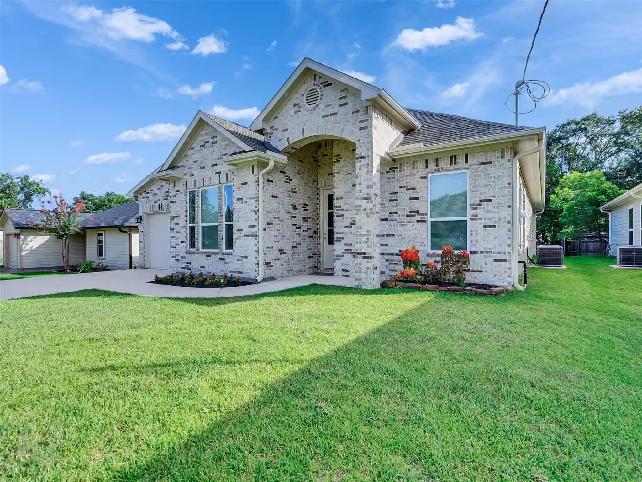 Photo 3 of 4106 Hill Avenue, Dickinson, TX