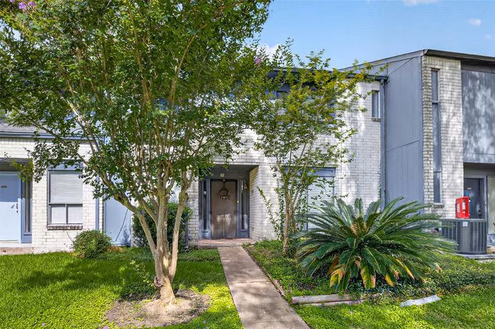 Photo 3 of 8310 Augustine Drive B, Houston, TX
