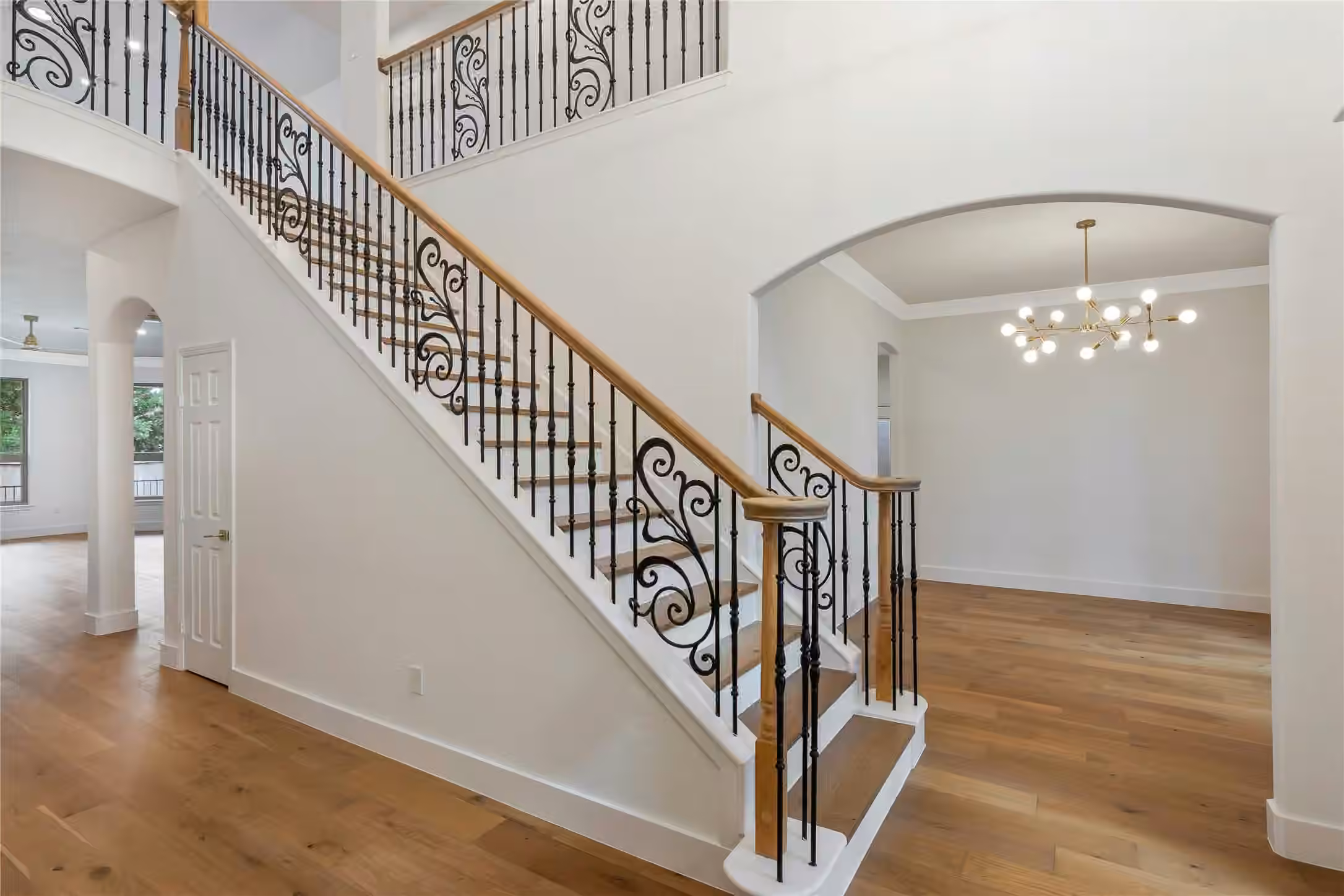 Photo 5 of 686 Edgewood Drive, Montgomery, TX