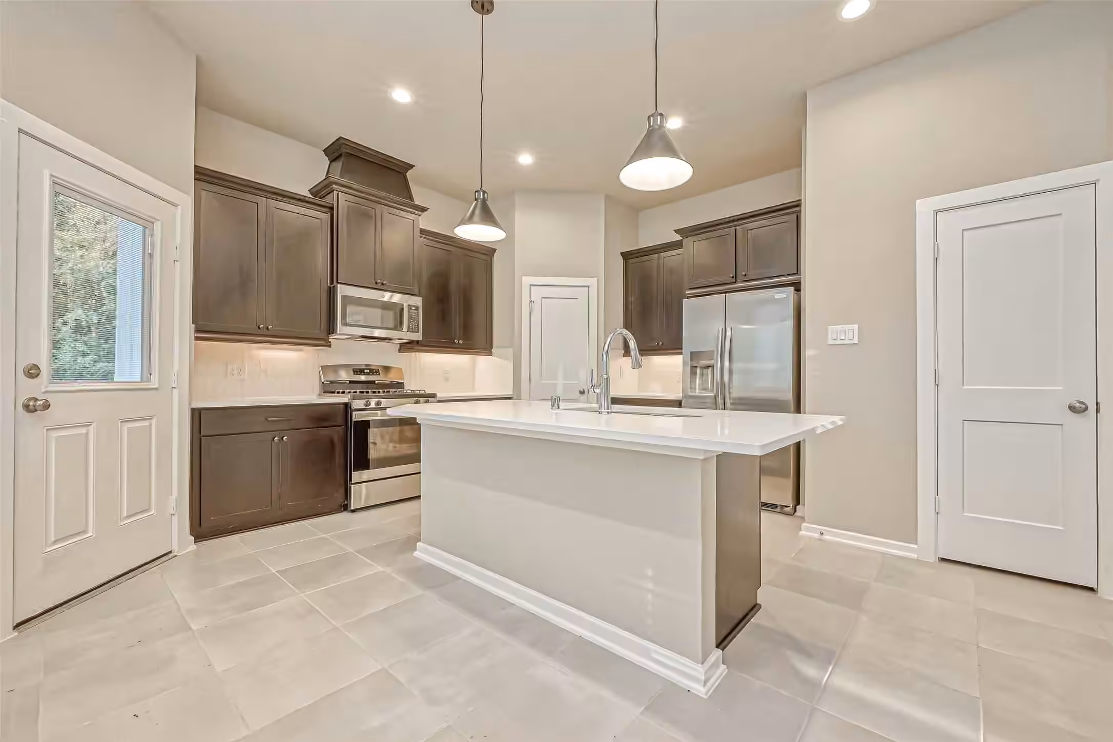 Photo 7 of 493 Long Leaf pine Drive, Montgomery, TX