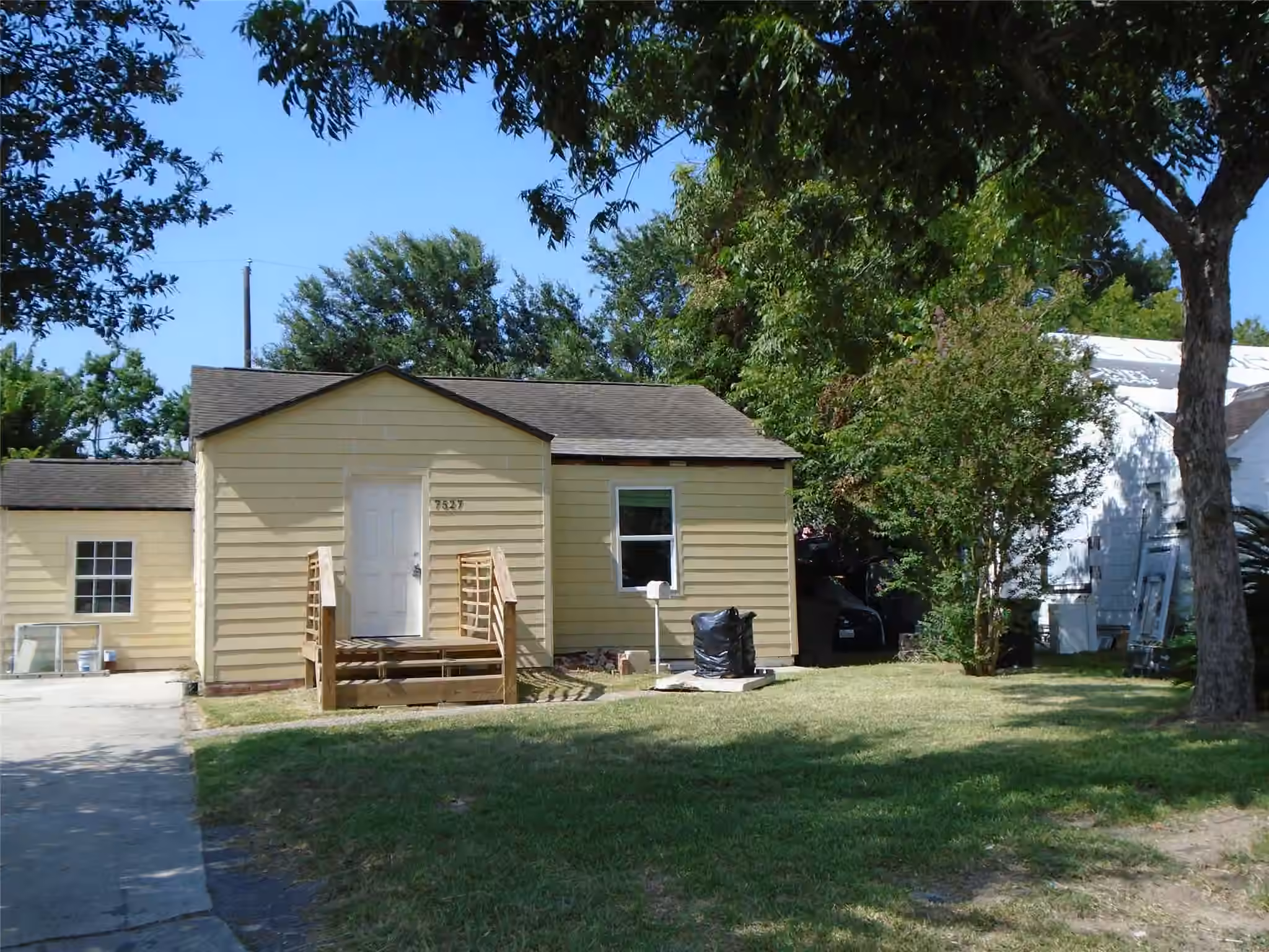 Photo of 7527 Erath Street, Houston, TX 77023