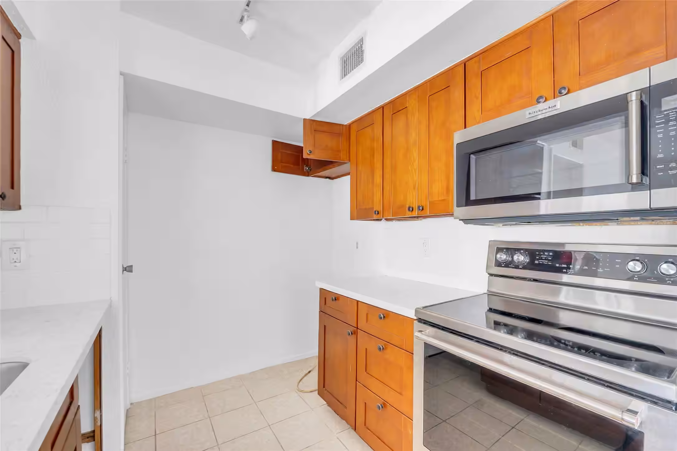 Photo 5 of 18511 Egret Bay Boulevard 502, Webster, TX