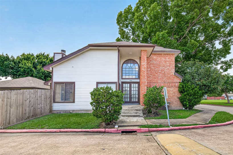 Photo 2 of 13823 Royal Oak Street, Houston, TX