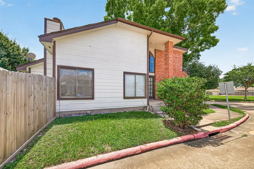 Photo 3 of 13823 Royal Oak Street, Houston, TX