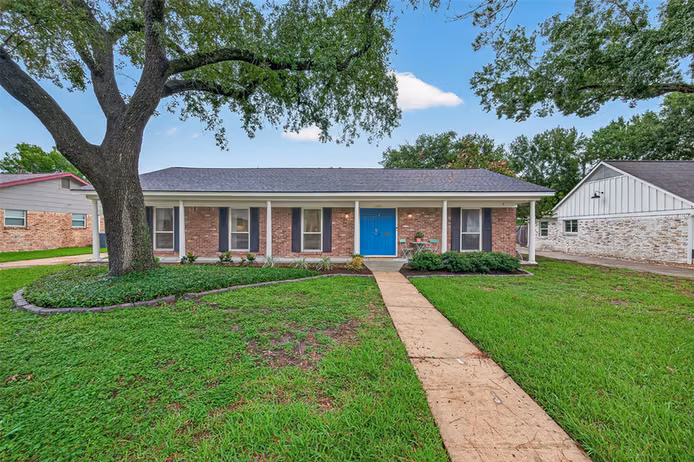 Photo 2 of 5810 Creekbend Drive, Houston, TX