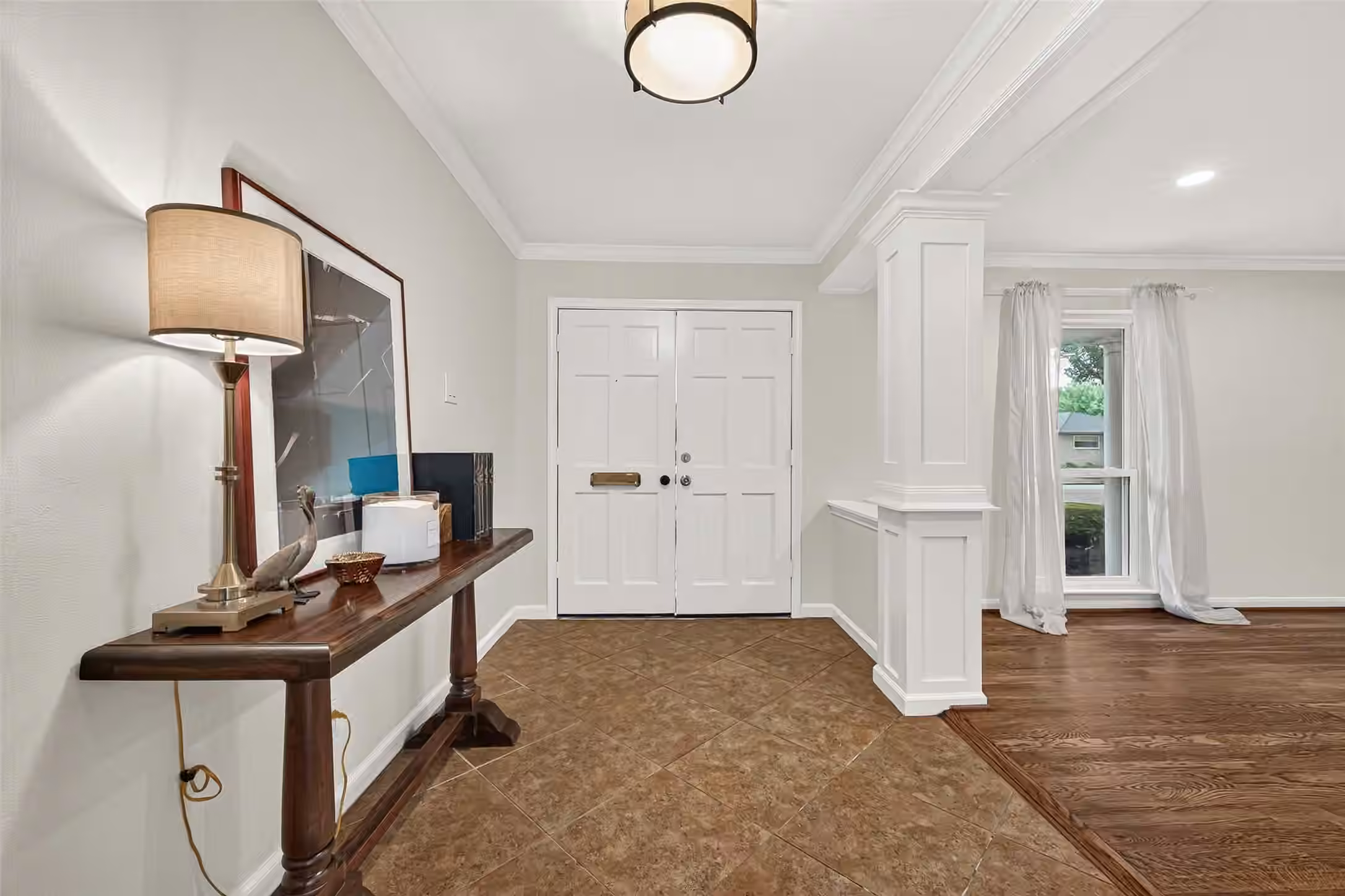 Photo 4 of 5810 Creekbend Drive, Houston, TX