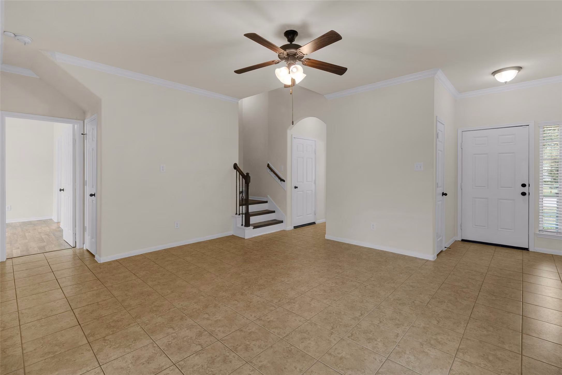 Photo 5 of 11334 Creekway Bend Drive, Humble, TX
