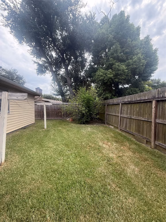 Photo 5 of 8222 Ridge Forest Drive, Houston, TX