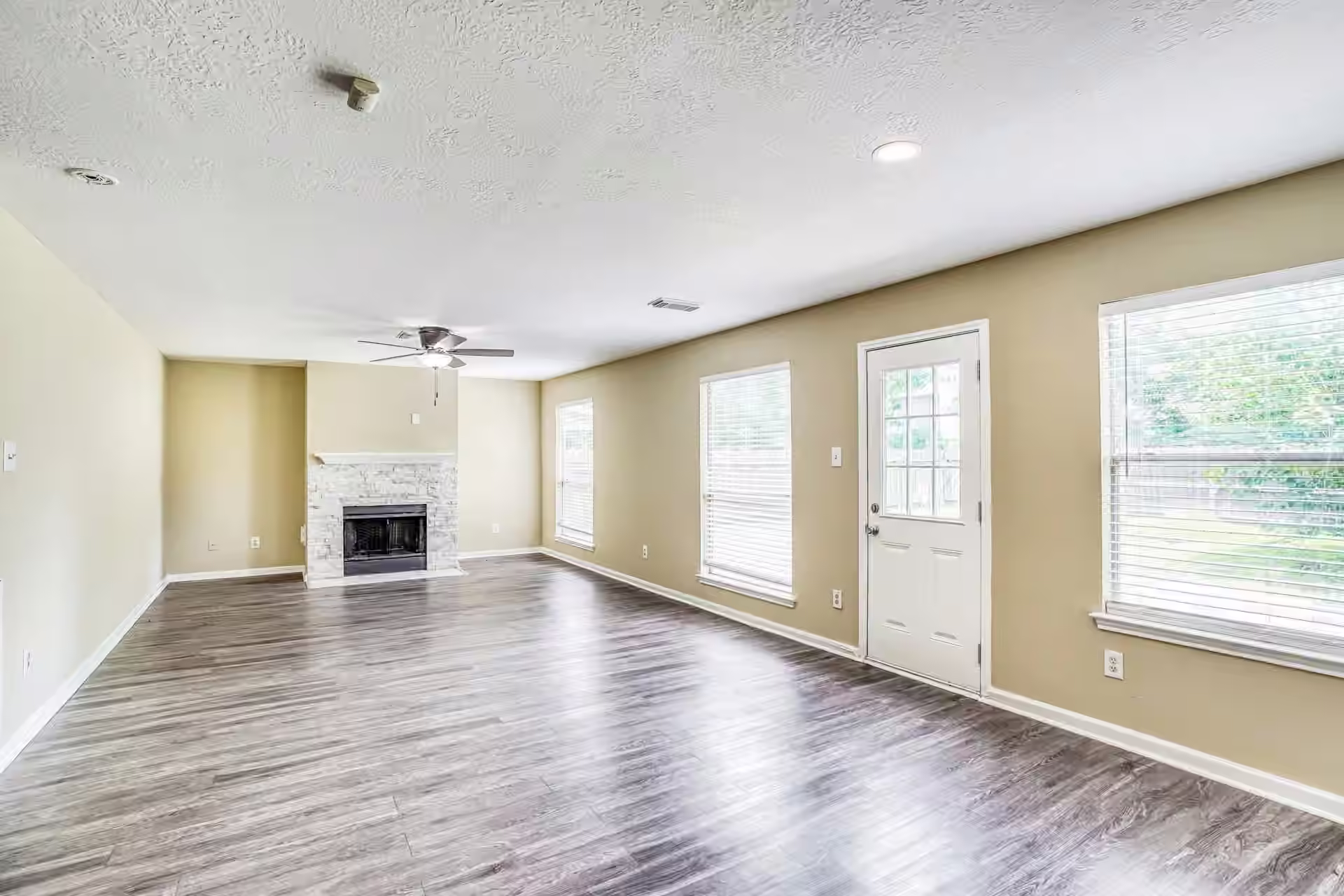 Photo 6 of 11126 31st Avenue N, Texas City, TX